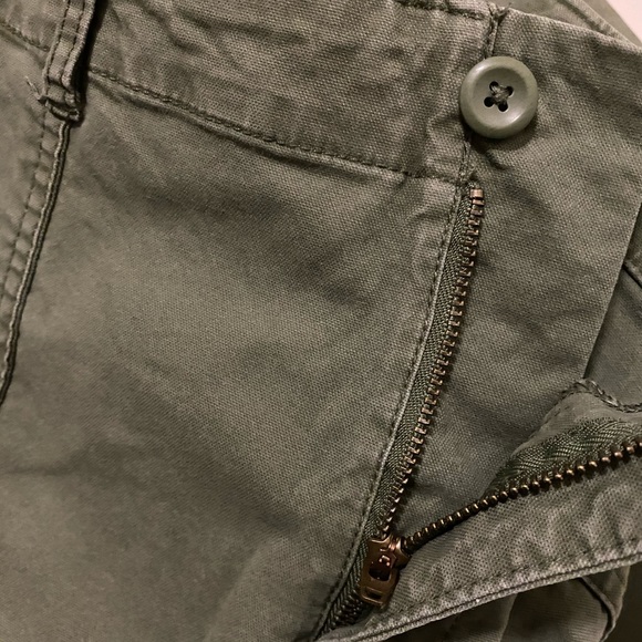 Green Old Navy Cargo Pants - Picture 6 of 8